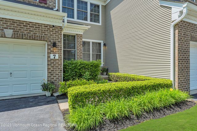 7 Demarest Drive, Manalapan, NJ 07726