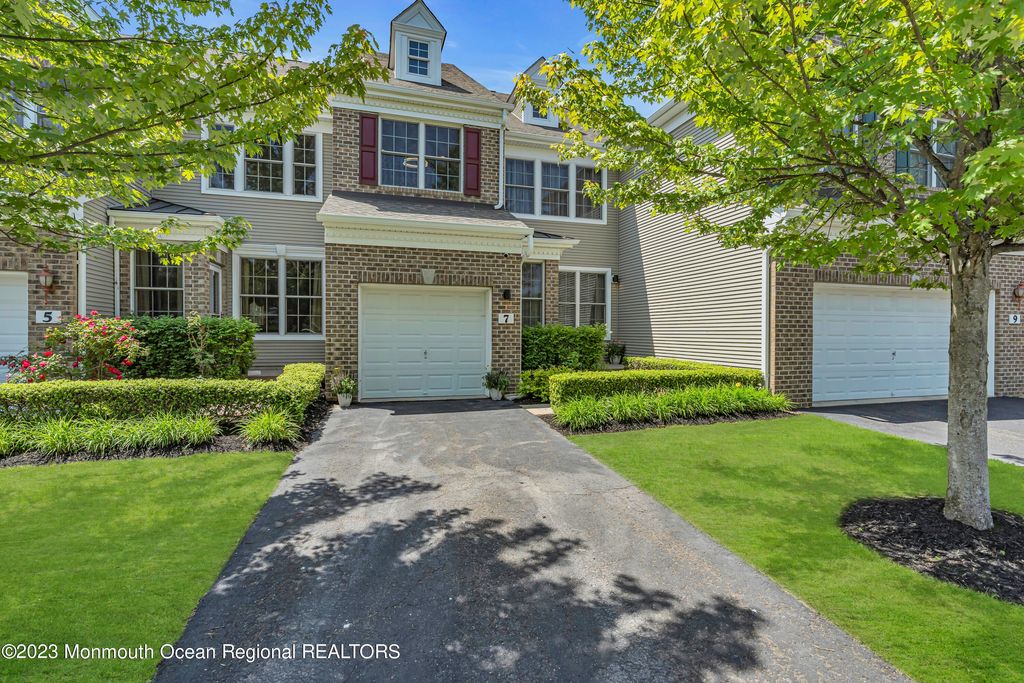 7 Demarest Drive, Manalapan, NJ 07726