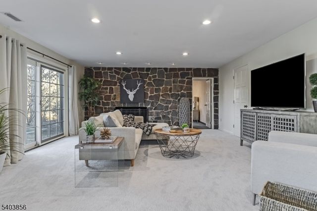 101 Sunnybranch Rd, Far Hills Boro, NJ 07931