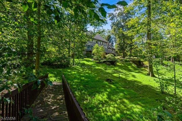 101 Sunnybranch Rd, Far Hills Boro, NJ 07931