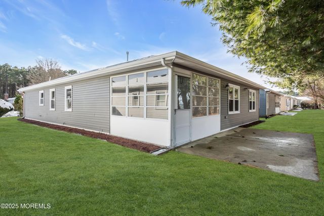 18 Meadowbrook Road, Brick, NJ 08723