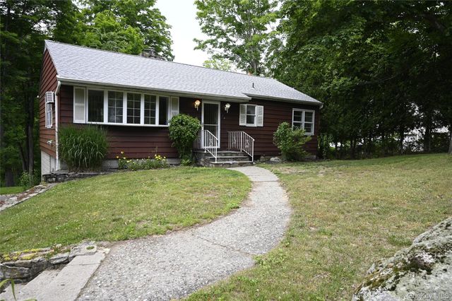 16 Greenridge Court, Carmel, NY 10512