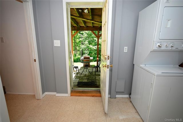 16 Greenridge Court, Carmel, NY 10512