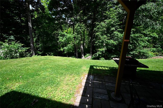 16 Greenridge Court, Carmel, NY 10512