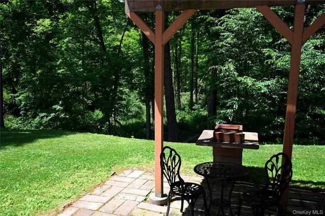 16 Greenridge Court, Carmel, NY 10512