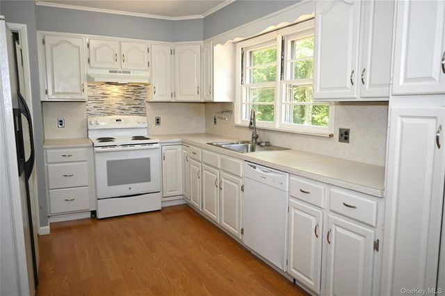16 Greenridge Court, Carmel, NY 10512