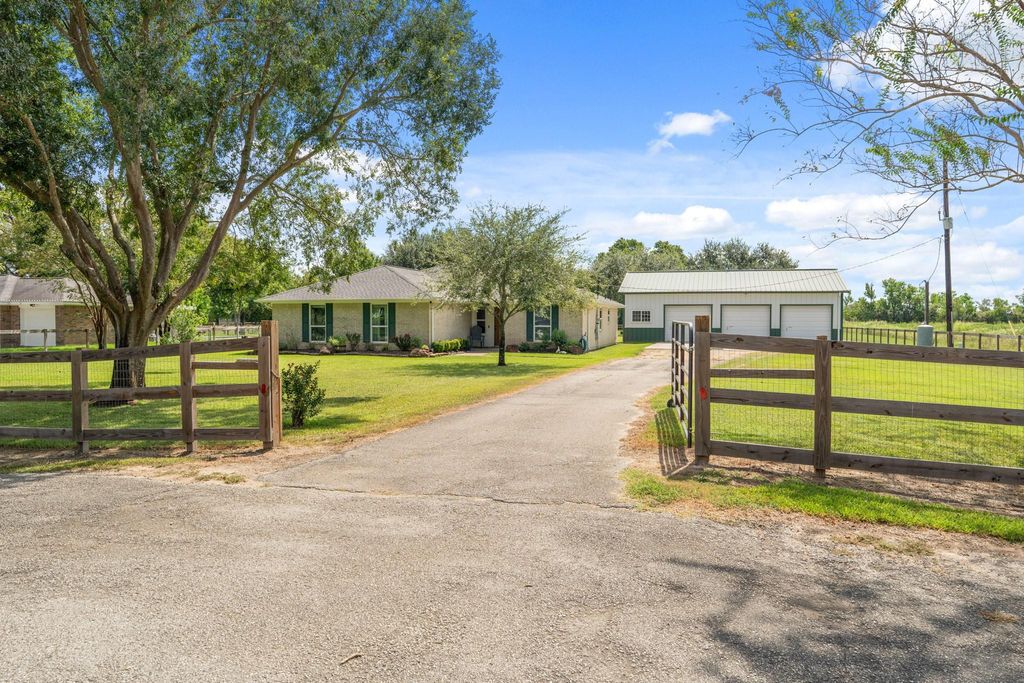 6315 Sprigg Street, Fulshear, TX 77441