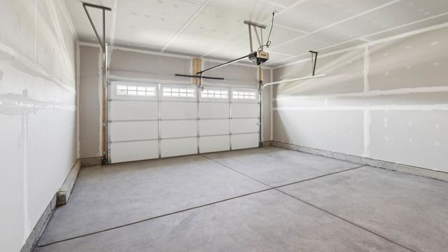 6302 Redwood Trail, Wonder Lake, IL 60097