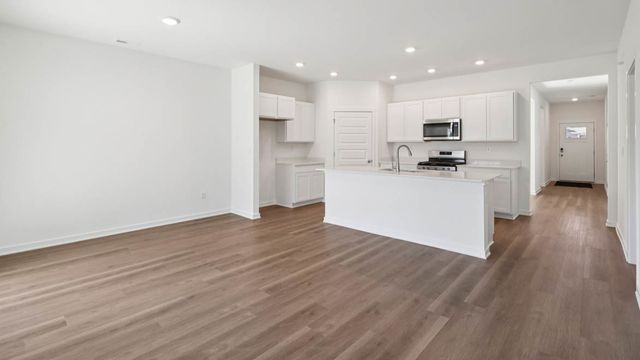 6302 Redwood Trail, Wonder Lake, IL 60097