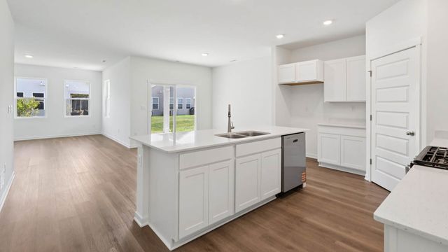 6302 Redwood Trail, Wonder Lake, IL 60097