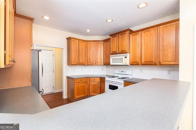 5535 Sylvania Drive SE, Mableton, GA 30126