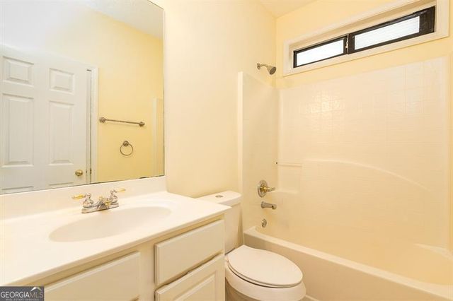 5535 Sylvania Drive SE, Mableton, GA 30126