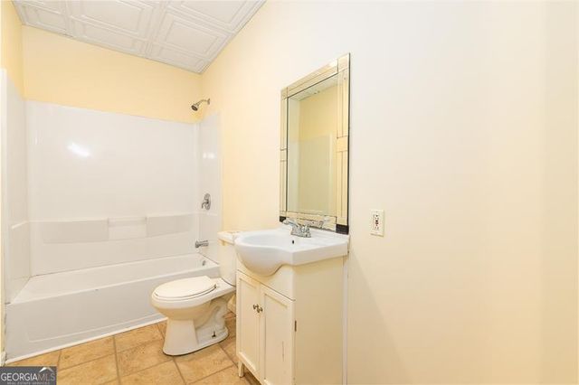 5535 Sylvania Drive SE, Mableton, GA 30126