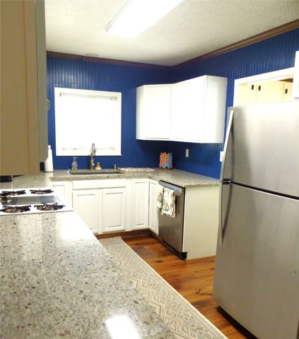 1031 11th, Brady, TX 76825