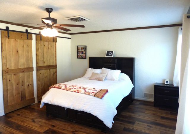 1031 11th, Brady, TX 76825