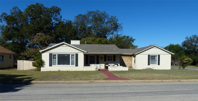 1031 11th, Brady, TX 76825