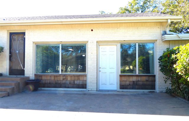 1031 11th, Brady, TX 76825