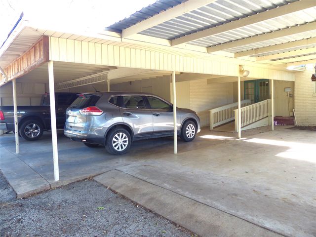 1031 11th, Brady, TX 76825