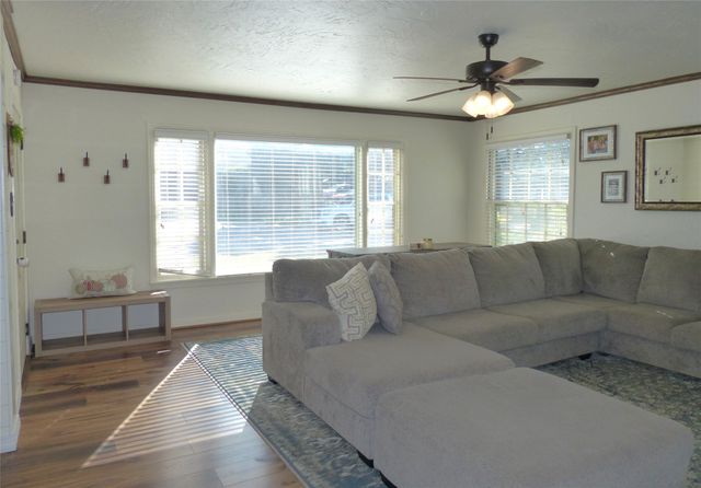 1031 11th, Brady, TX 76825