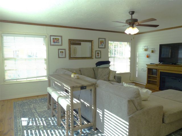 1031 11th, Brady, TX 76825