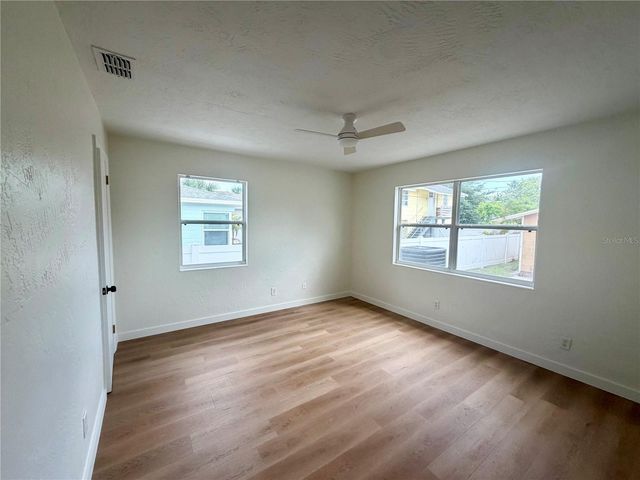 3938 2ND AVENUE N, St Petersburg, FL 33713