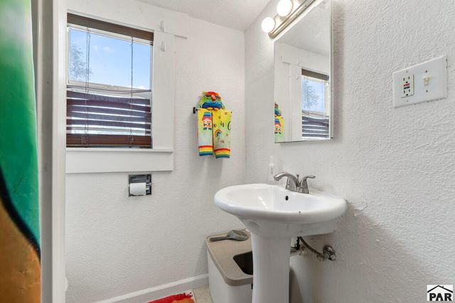 2129 E 9th St, Pueblo, CO 81001