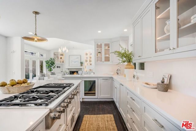 1037 Maroney Lane, Los Angeles, CA 90272