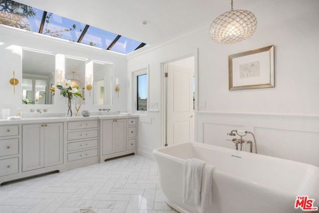 1037 Maroney Lane, Los Angeles, CA 90272