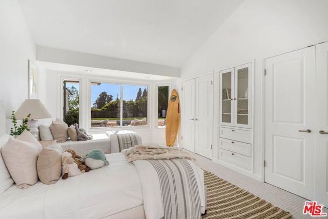 1037 Maroney Lane, Los Angeles, CA 90272