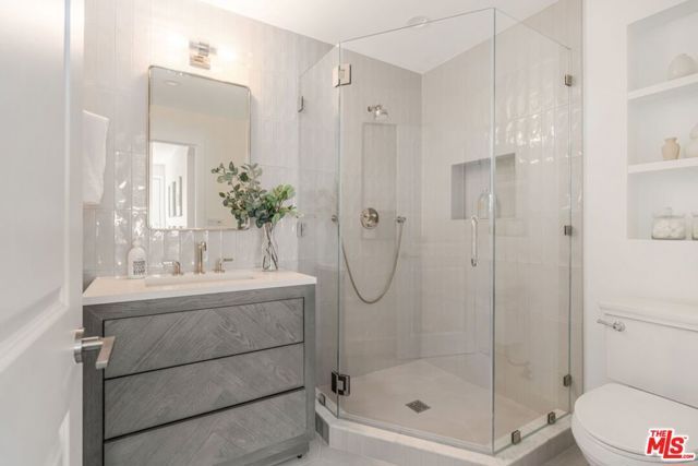 1037 Maroney Lane, Los Angeles, CA 90272
