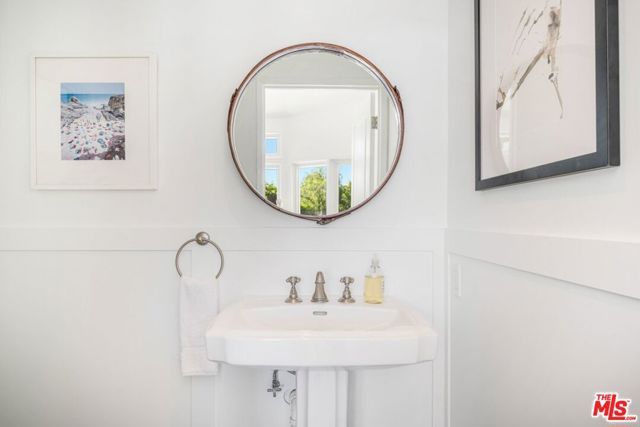 1037 Maroney Lane, Los Angeles, CA 90272