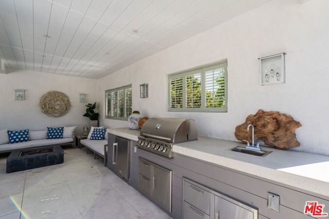 1037 Maroney Lane, Los Angeles, CA 90272