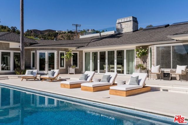 1037 Maroney Lane, Los Angeles, CA 90272