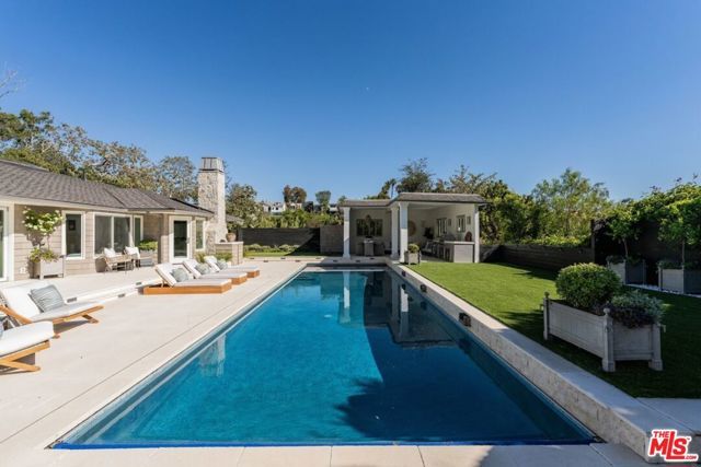 1037 Maroney Lane, Los Angeles, CA 90272