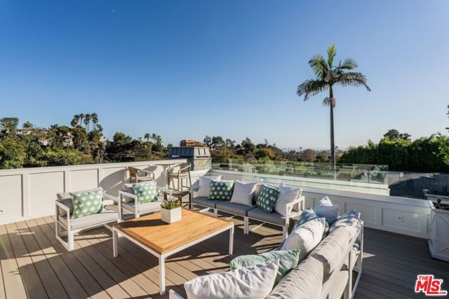 1037 Maroney Lane, Los Angeles, CA 90272