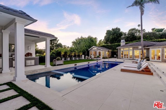 1037 Maroney Lane, Los Angeles, CA 90272