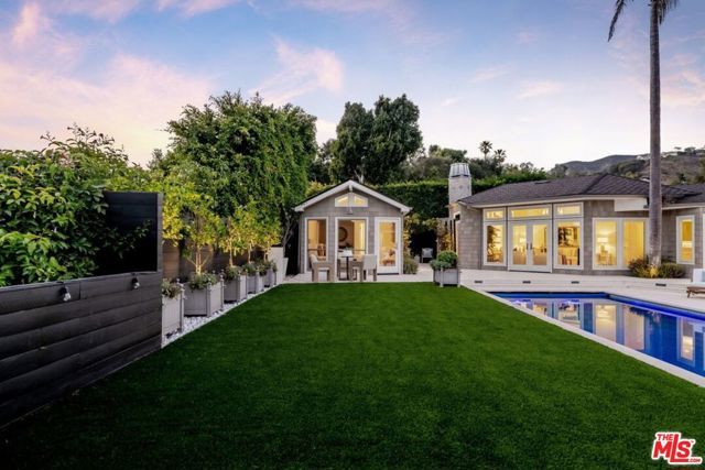 1037 Maroney Lane, Los Angeles, CA 90272