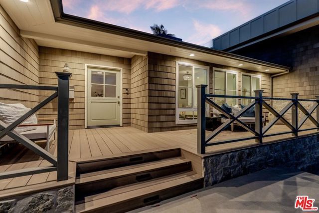 1037 Maroney Lane, Los Angeles, CA 90272