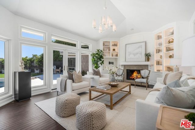 1037 Maroney Lane, Los Angeles, CA 90272