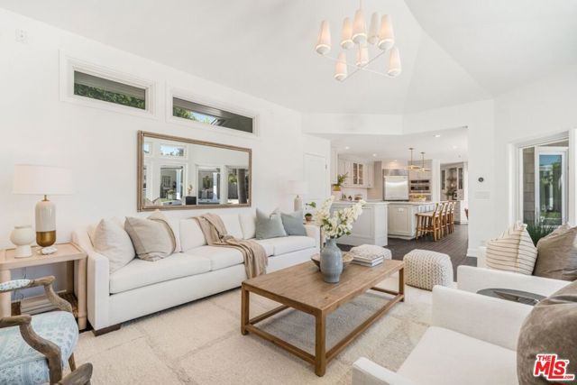 1037 Maroney Lane, Los Angeles, CA 90272