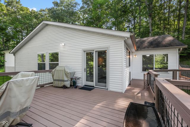 335 W Lakeview Drive, Nineveh, IN 46164
