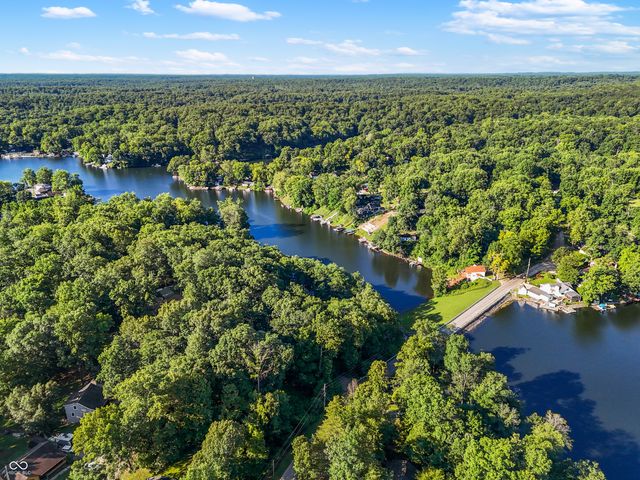 335 W Lakeview Drive, Nineveh, IN 46164