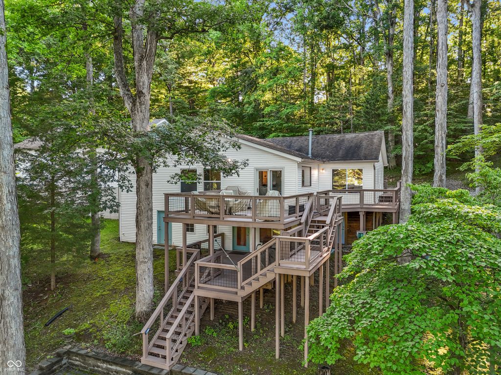 335 W Lakeview Drive, Nineveh, IN 46164