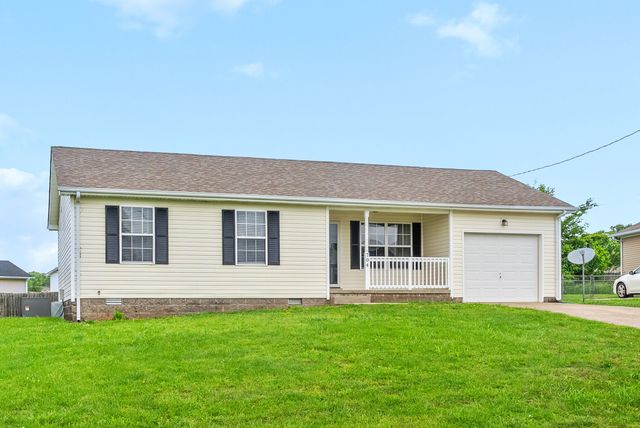 704 Shetland Dr, Oak Grove, KY 42262