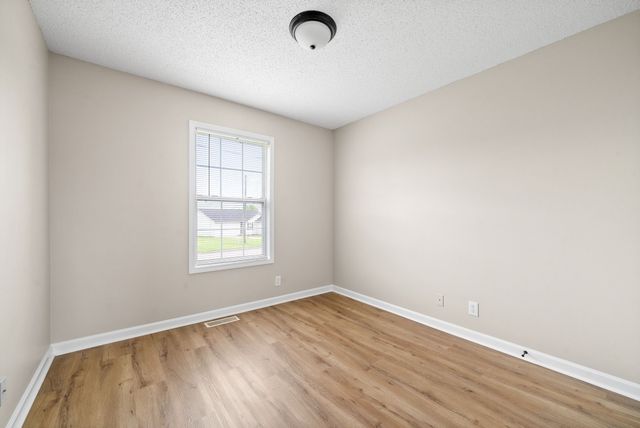 704 Shetland Dr, Oak Grove, KY 42262
