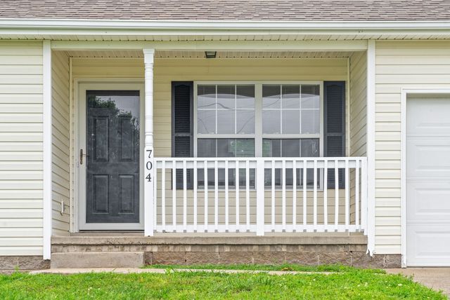704 Shetland Dr, Oak Grove, KY 42262