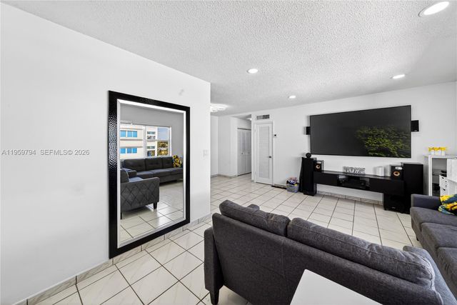 900 SW 84th Ave 403D, Miami, FL 33144