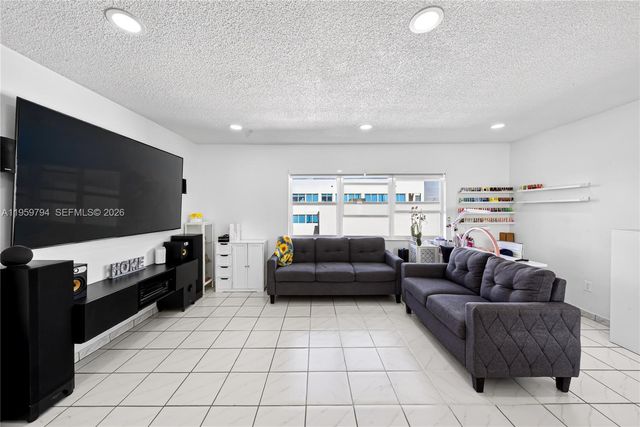 900 SW 84th Ave 403D, Miami, FL 33144