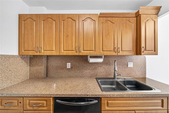 900 SW 84th Ave 403D, Miami, FL 33144