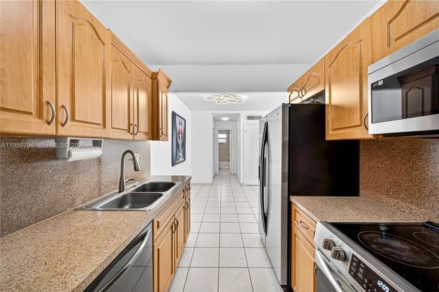 900 SW 84th Ave 403D, Miami, FL 33144